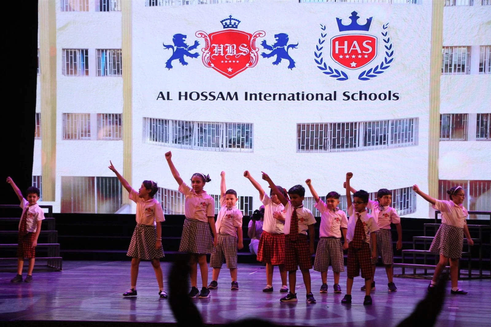 مدرسة الحسام الدولية