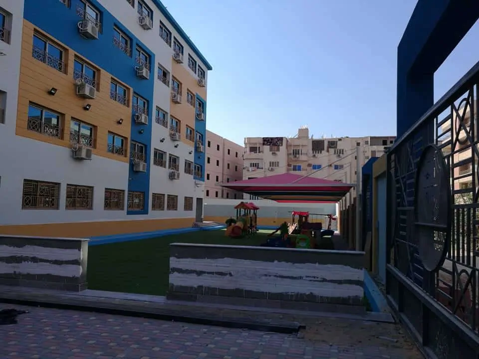 مدرسة رواد المستقبل للغات